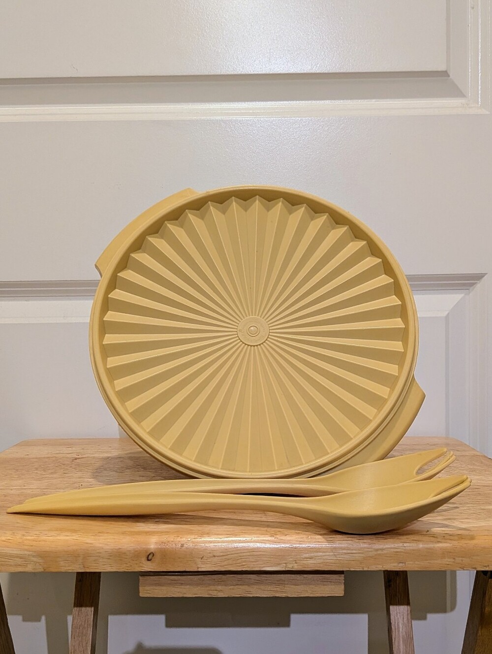 GUC 70s Tupperware Harvest Gold Servalier Salad Bowl with Matching Salad Forks